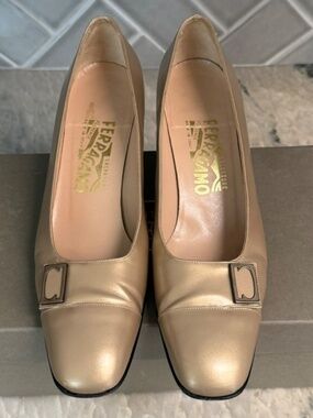 Salvatore Ferragamo Soft Gold Pumps Size 8AA